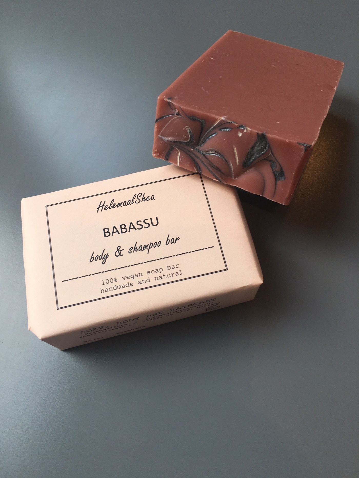 helemaal shea babassu body & shampoo bar